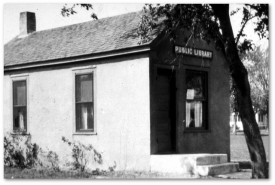 A small public library building, the first in Robbinsdale.
